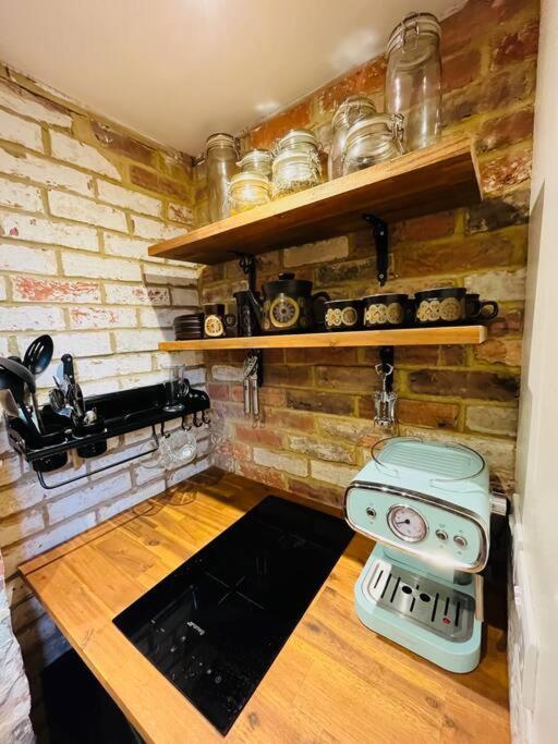 Cute And Cosy Little Cottage Хитфилд Экстерьер фото